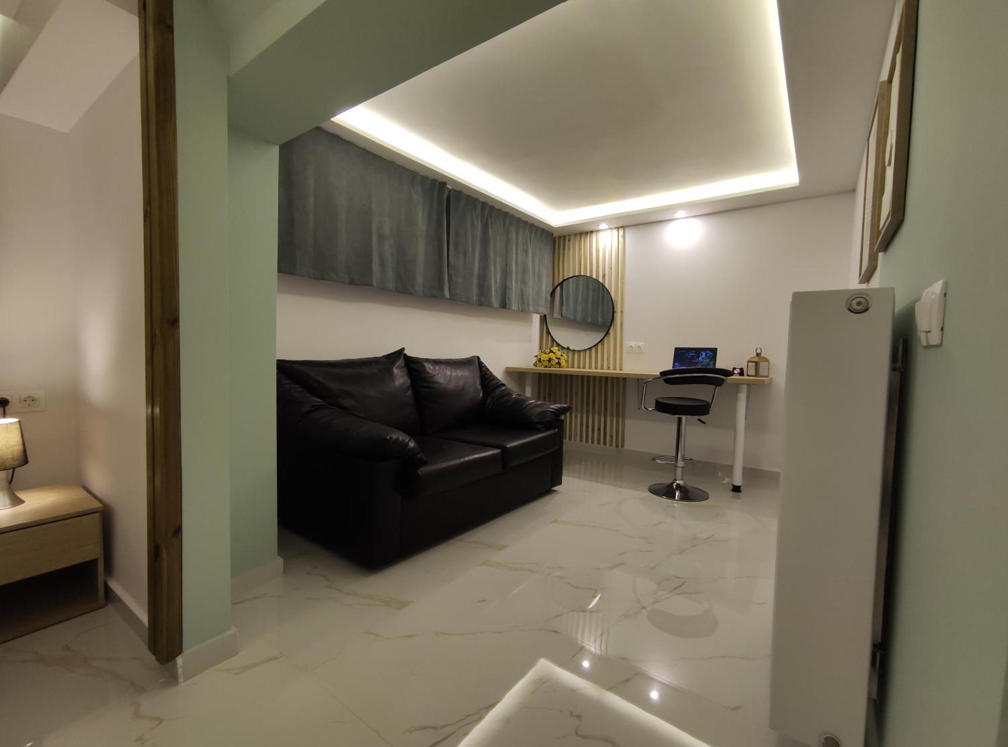 40 Apartment *