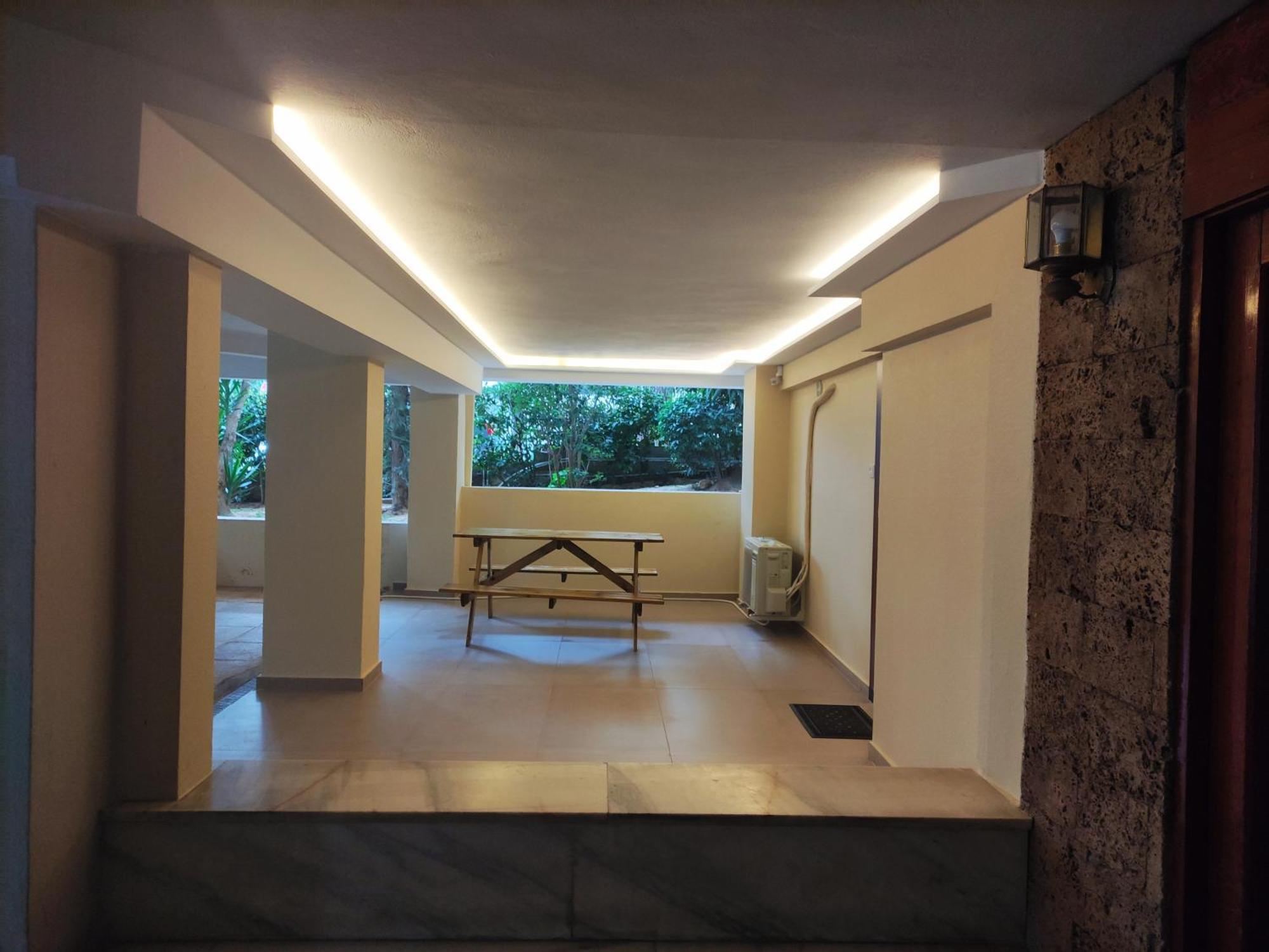 40 Apartment *